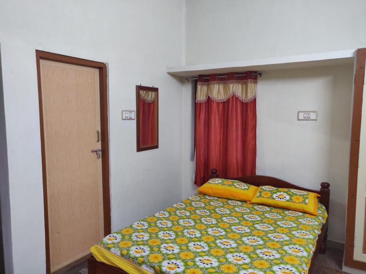 Отель Srb Residency Тируваннамалай Экстерьер фото